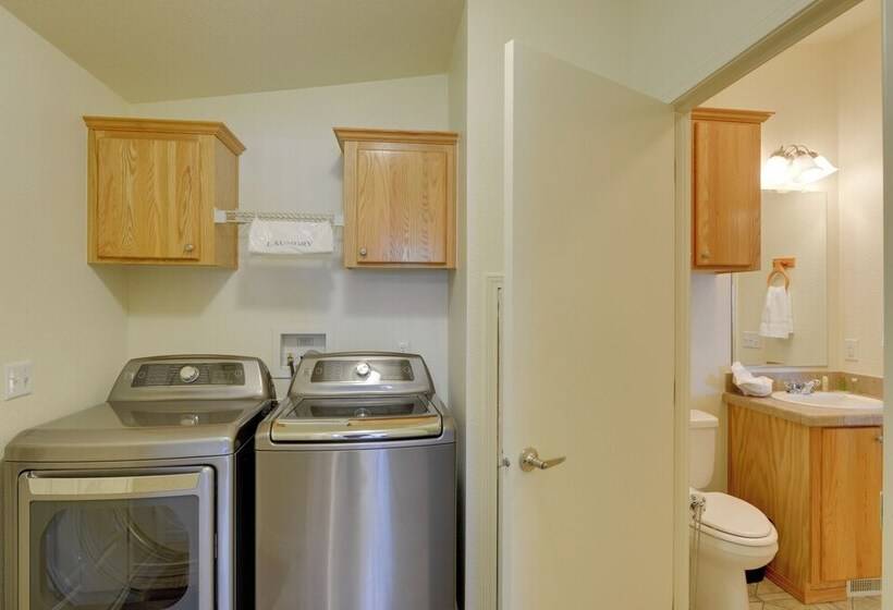 Smith River Home W/ Boat Launch & Ocean Views