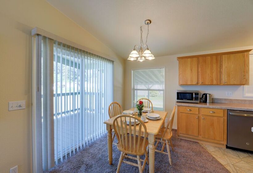 Smith River Home W/ Boat Launch & Ocean Views