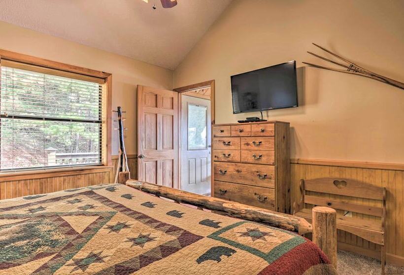 Smoky Mountain Retreat W/ Hot Tub, Arcade Games