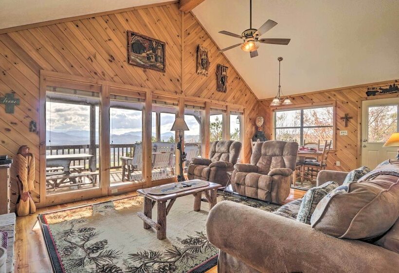 Smoky Mountain Retreat W/ Hot Tub, Arcade Games