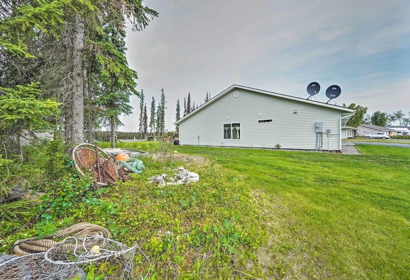 Soldotna Home W/ Yard, Walk To Kenai River!