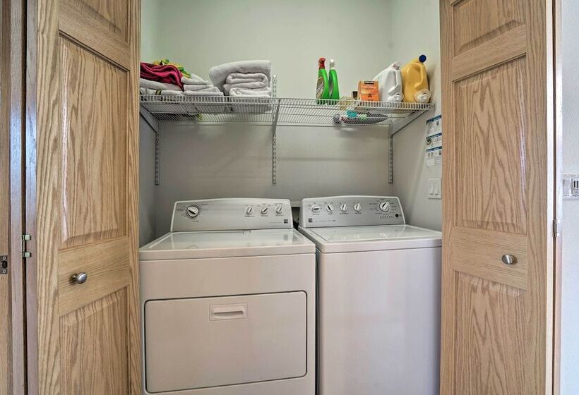 South Lake Tahoe Home: 9 Mi To Heavenly Mountain!