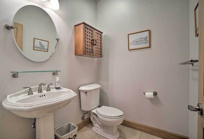 South Lake Tahoe Home: 9 Mi To Heavenly Mountain!