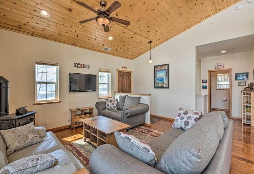 South Lake Tahoe Retreat W/ Mountain View Deck