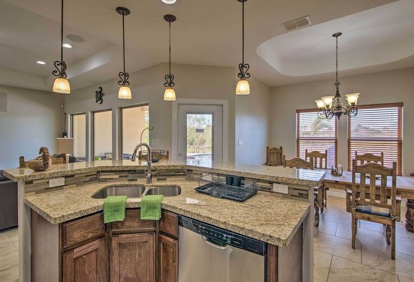 South Padre Paradise W/ Saltwater Pool Near Golf!