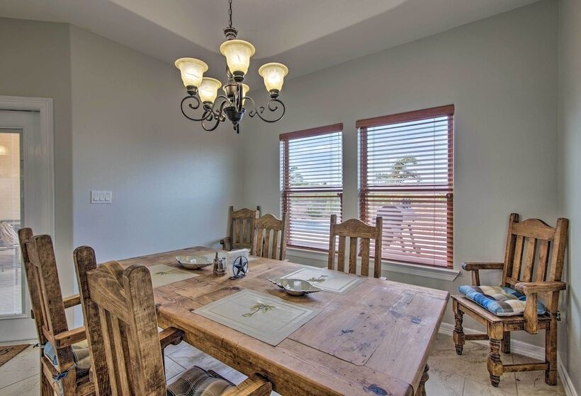 South Padre Paradise W/ Saltwater Pool Near Golf!