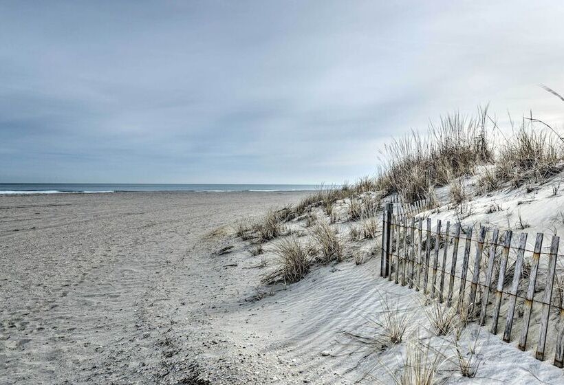 Spacious Avalon Beach House 2 Blocks To Water!