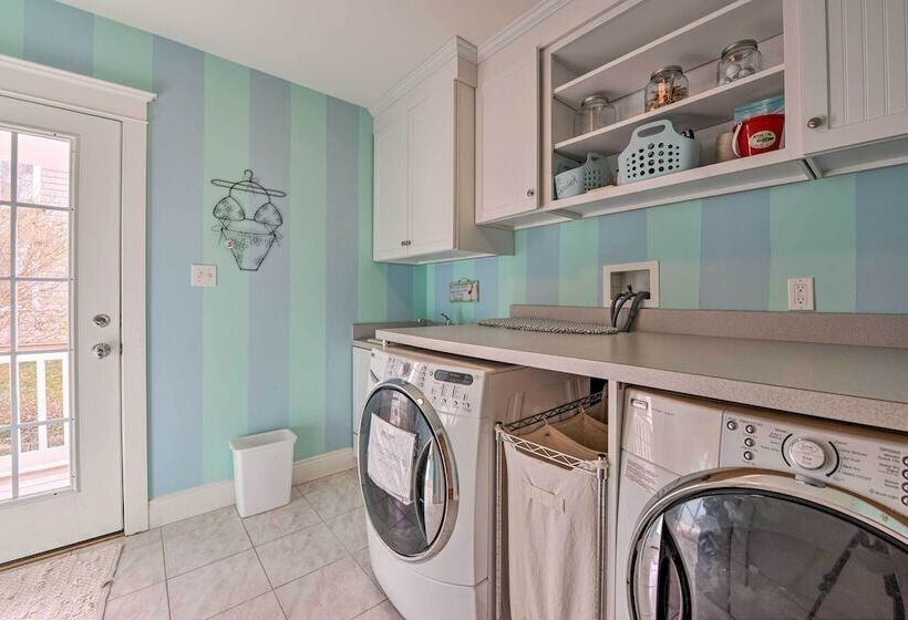 Spacious Avalon Beach House 2 Blocks To Water!