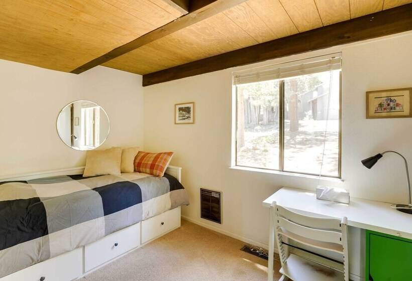 Spacious Cabin W/ Deck, < 3 Mi To Donner Lake