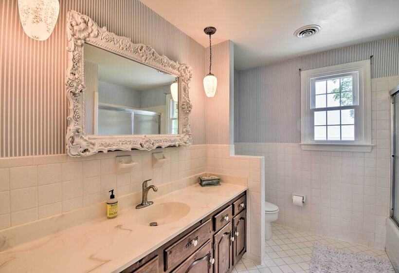 Spacious Cheriton Home: 8 Mi To Cape Charles!