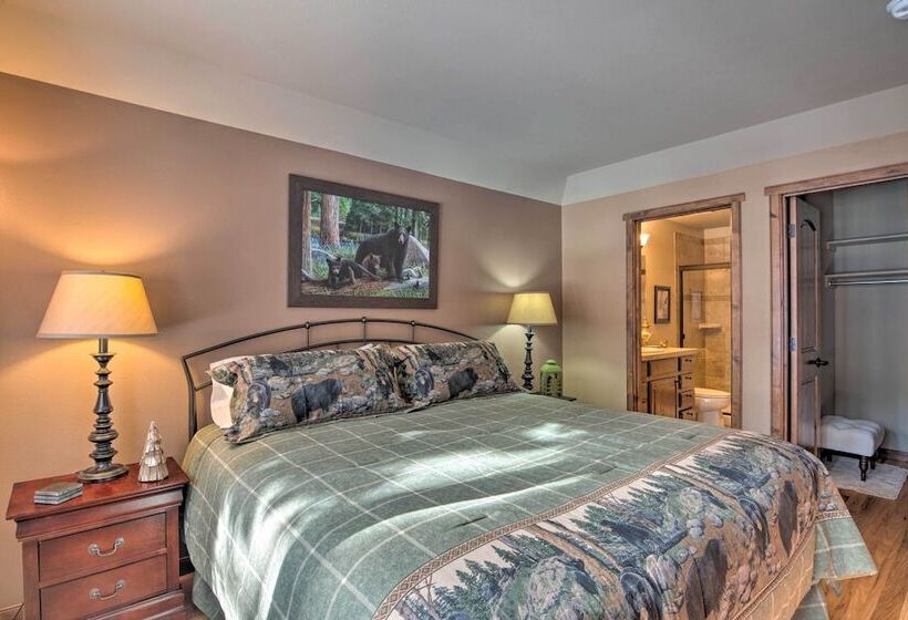 Spacious Estes Park Home On Big Thompson River!