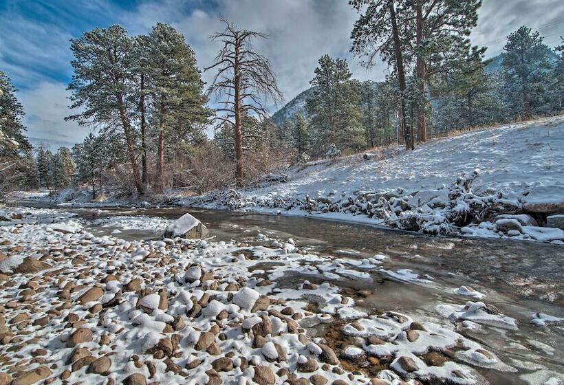 Spacious Estes Park Home On Big Thompson River!