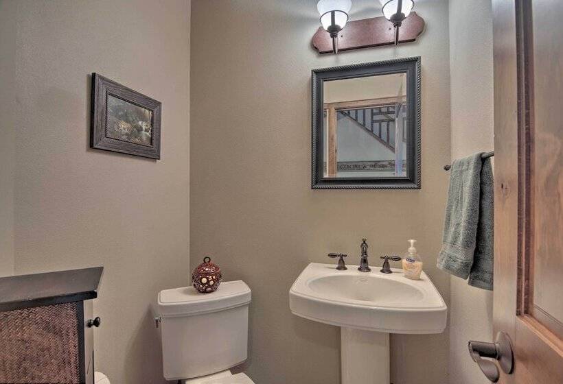 Spacious Estes Park Home On Big Thompson River!