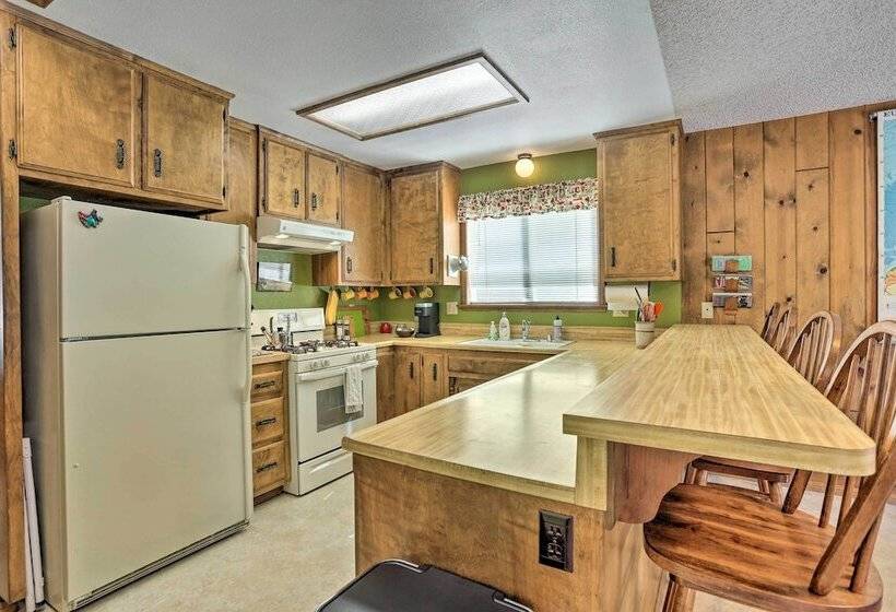 Spacious Family Cabin < 1 Mi To Lake Gregory!