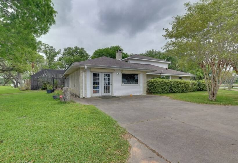 Lake Access & Pool: Spacious Freeport Home!