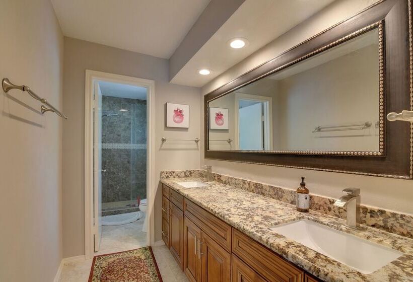 Lake Access & Pool: Spacious Freeport Home!