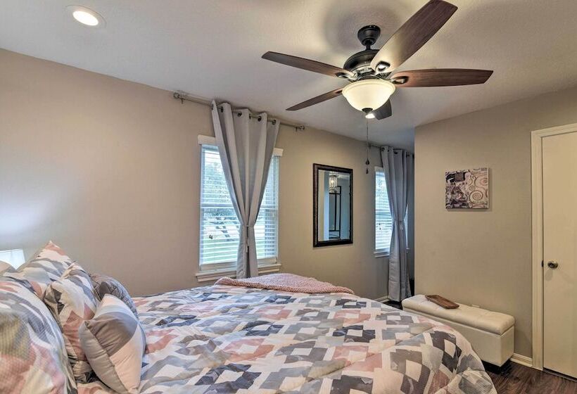 Lake Access & Pool: Spacious Freeport Home!