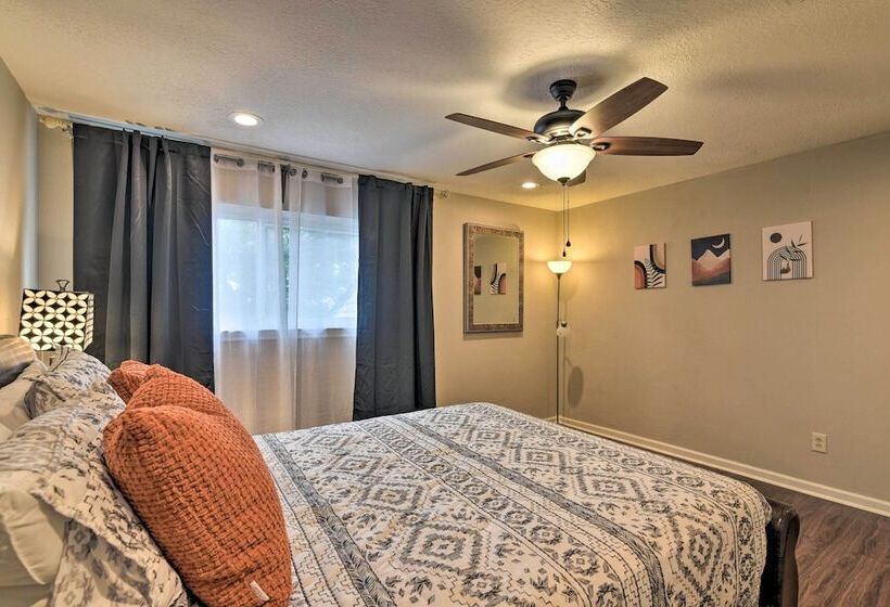 Lake Access & Pool: Spacious Freeport Home!