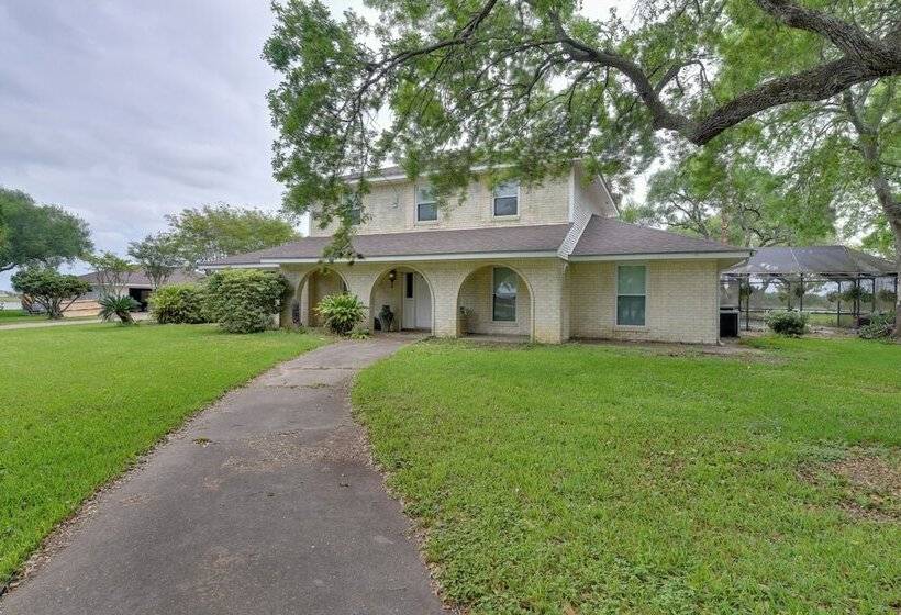 Lake Access & Pool: Spacious Freeport Home!