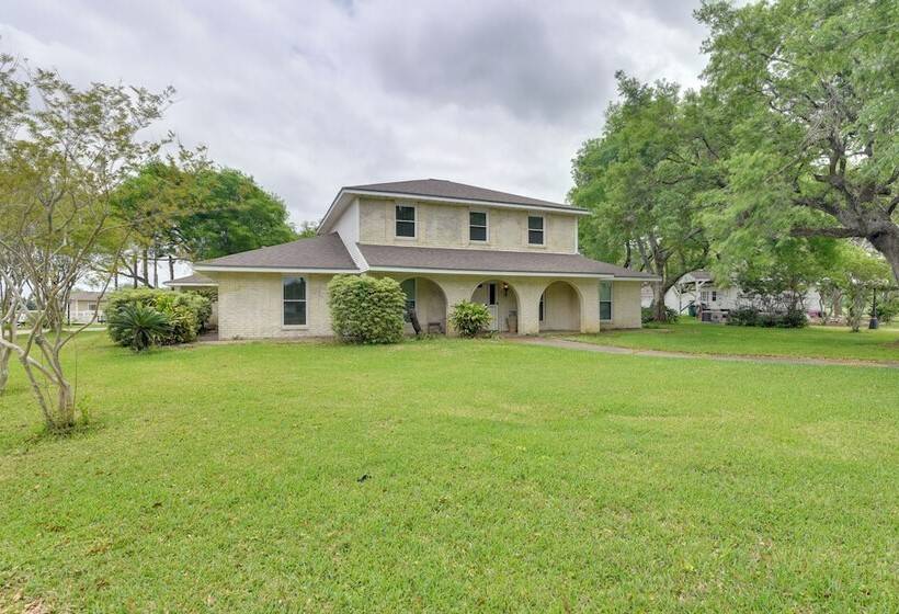 Lake Access & Pool: Spacious Freeport Home!