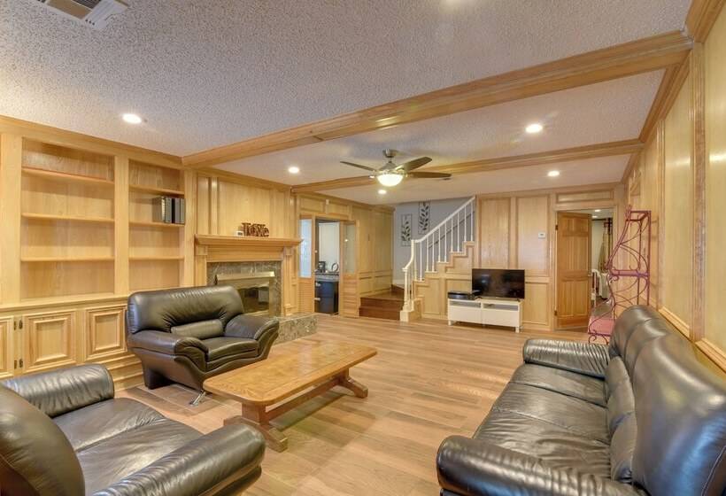 Lake Access & Pool: Spacious Freeport Home!