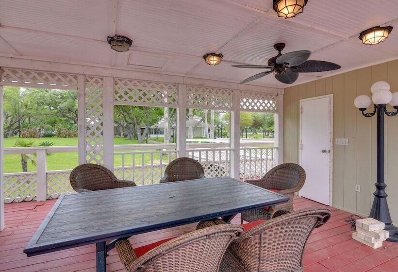 Lake Access & Pool: Spacious Freeport Home!