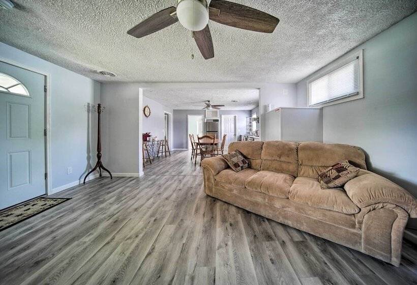 Spacious Geneva House < .5 Mi To The Strip!