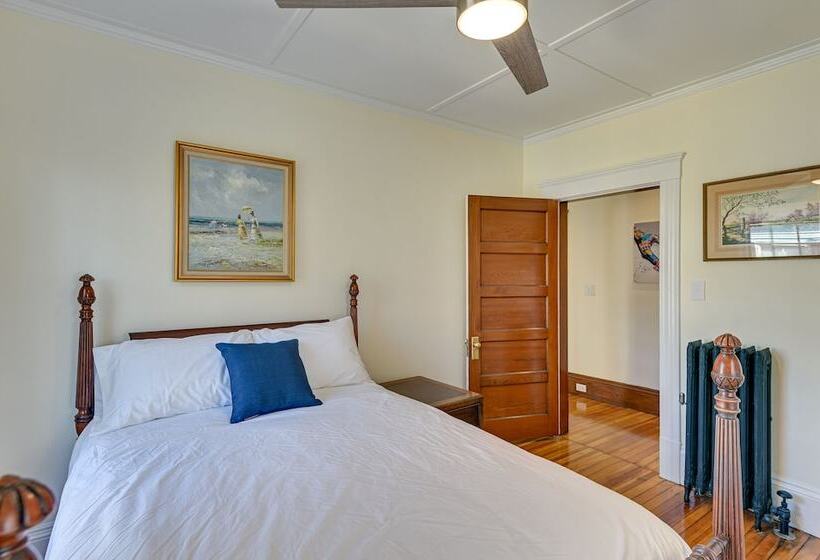 Spacious Historic Home In The Berkshires!