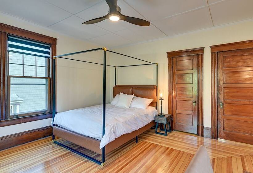 Spacious Historic Home In The Berkshires!