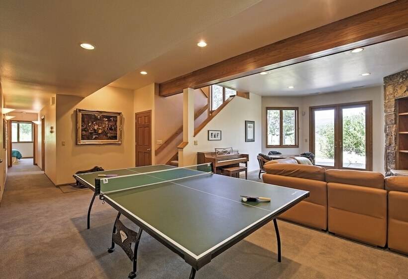 Spacious Home W/mtn Views, 2mi To Steamboat Resort
