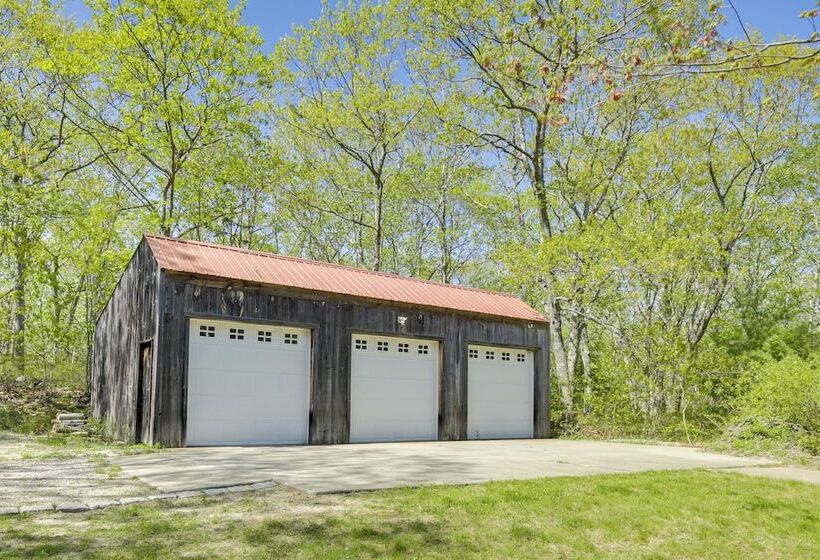 Spacious Kennebunkport Home W/ View, 2 Mi To Beach