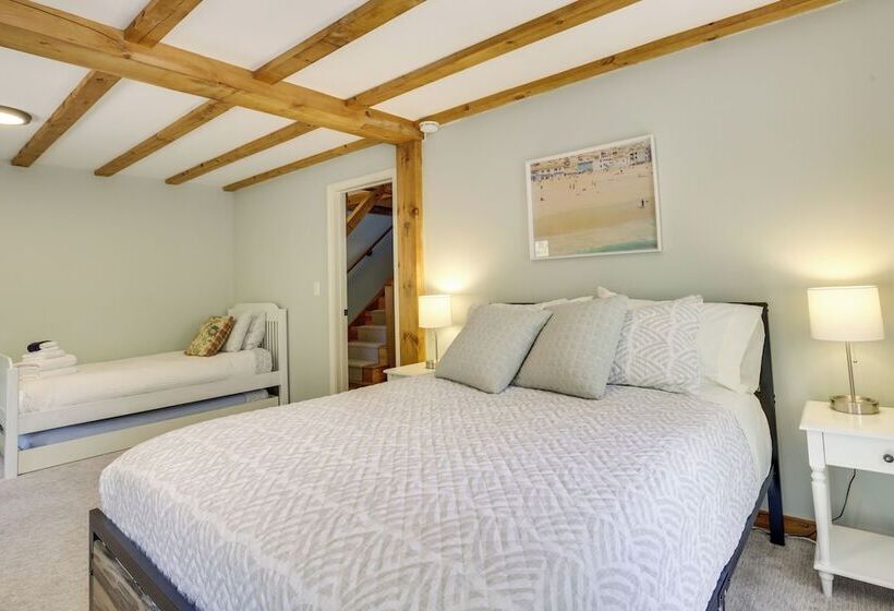 Spacious Kennebunkport Home W/ View, 2 Mi To Beach