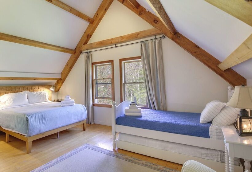 Spacious Kennebunkport Home W/ View, 2 Mi To Beach