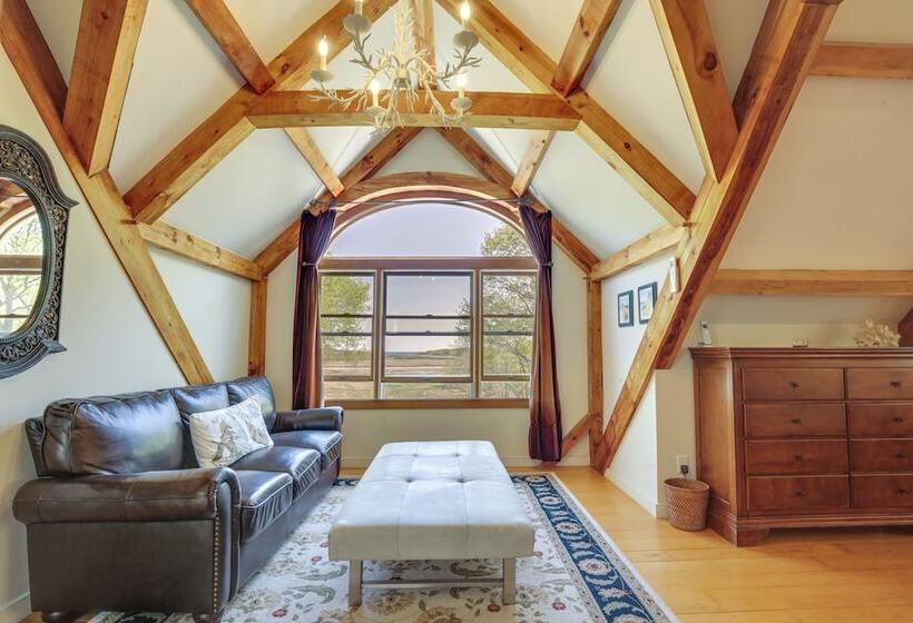 Spacious Kennebunkport Home W/ View, 2 Mi To Beach