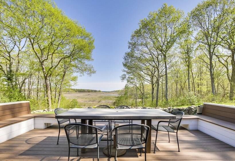 Spacious Kennebunkport Home W/ View, 2 Mi To Beach