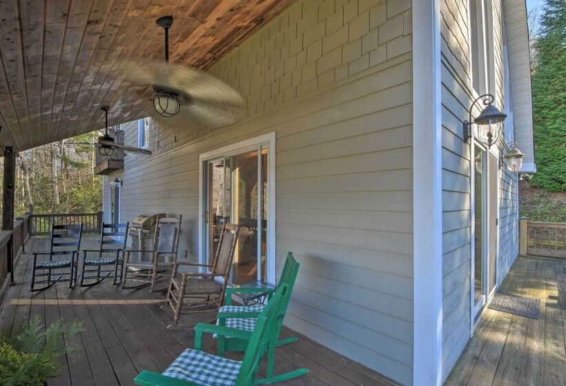 Spacious Lake Santeetlah Cottage W/ Lake Views!