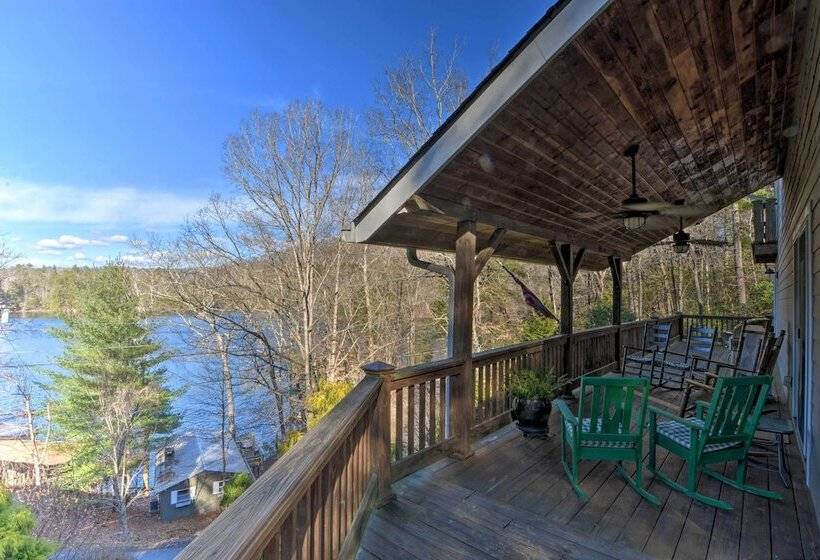 Spacious Lake Santeetlah Cottage W/ Lake Views!