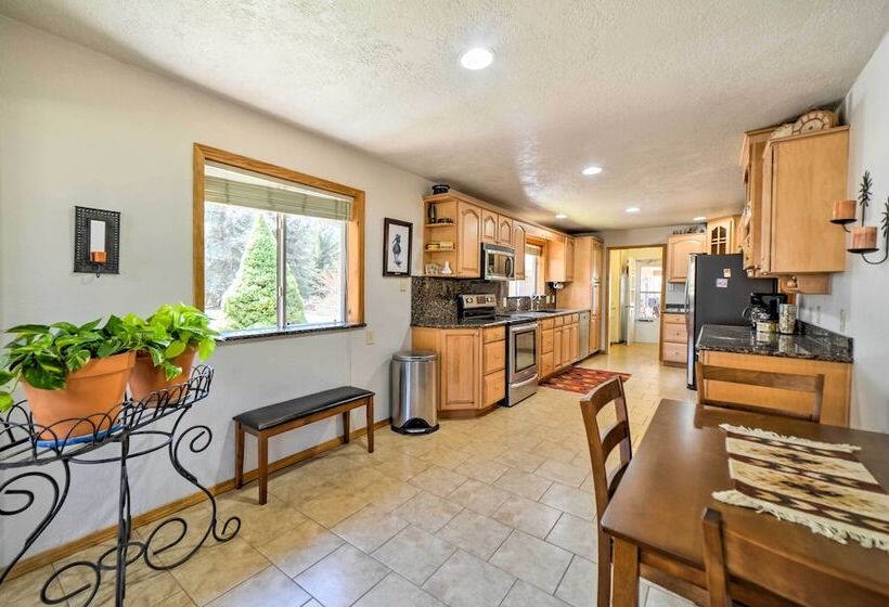 Spacious Mancos Home W/ Furnished Deck & Yard!