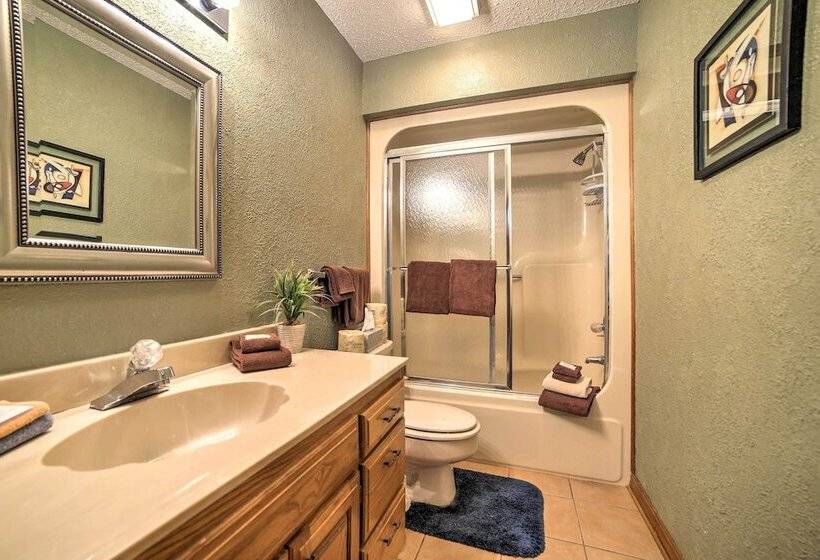 Holiday Island Home W/ Patio + Golf Course View!