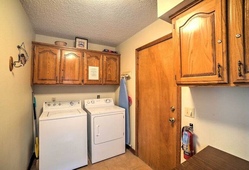 Holiday Island Home W/ Patio + Golf Course View!