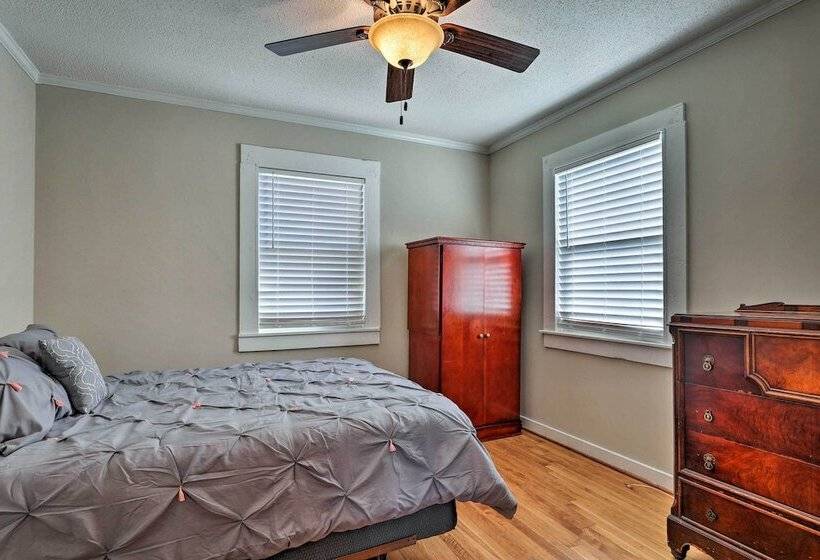 Spacious Mount Pleasant Home: 5 Mi To Beach