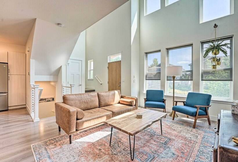 Spacious Old Town North Home W/ Rooftop Deck!