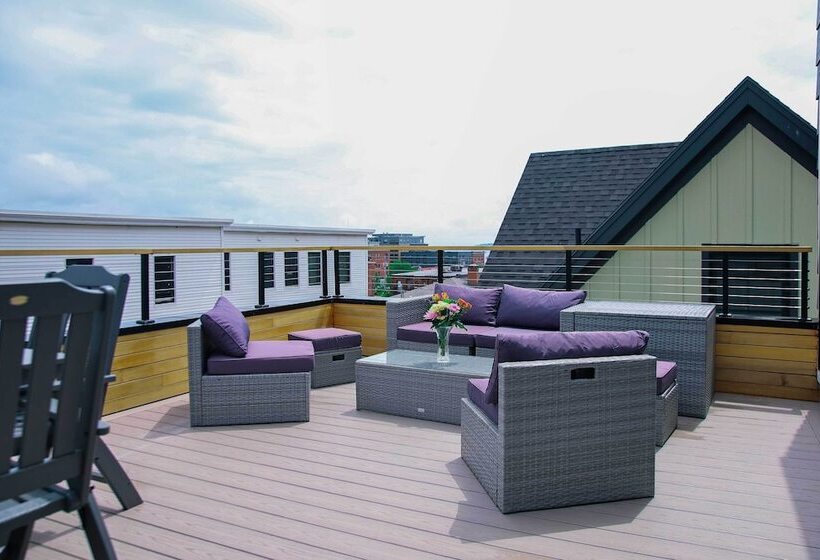 Spacious Portland Home: Walk Downtown!