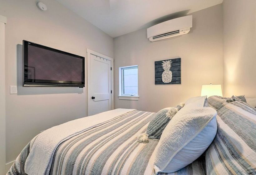 Spacious Portland Home: Walk Downtown!