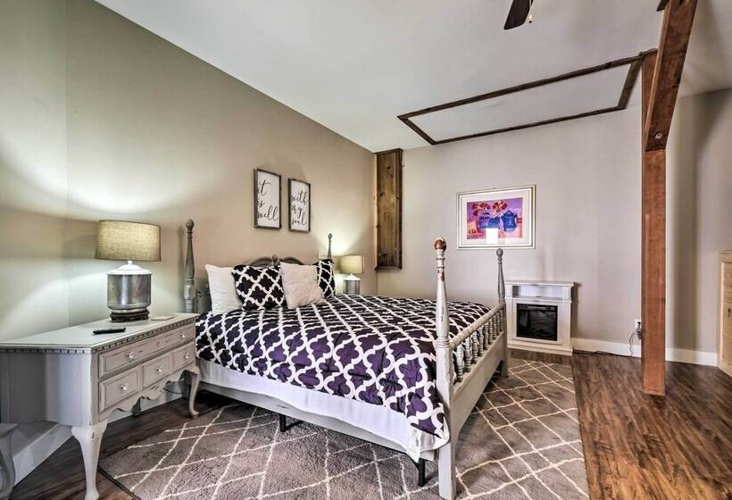 Spacious Sevierville Cabin: Private Hot Tub & Deck