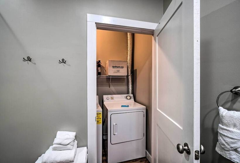 Spacious Sevierville Cabin: Private Hot Tub & Deck