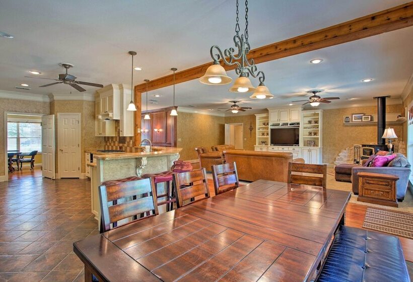 Spacious Stallion Lake Ranch Home W/ Patio