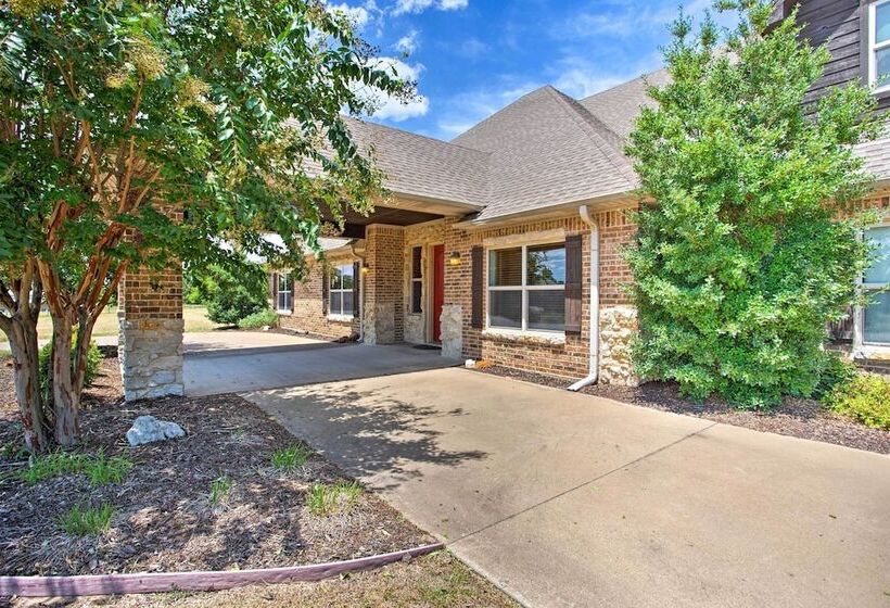 Spacious Stallion Lake Ranch Home W/ Patio