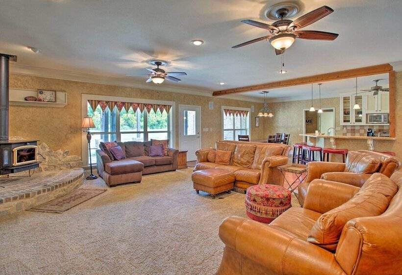 Spacious Stallion Lake Ranch Home W/ Patio