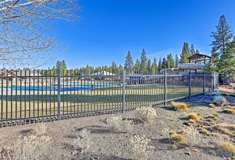 Spacious Sunriver Home W/ Hot Tub & Gas Grill